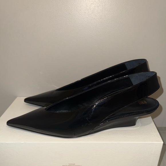 Toteme Wedge Slingback Pumps, 39, Black - Picture 4 of 14
